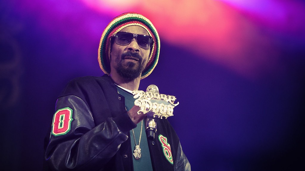 Ο Snoop Dogg πίνει αλκοόλ